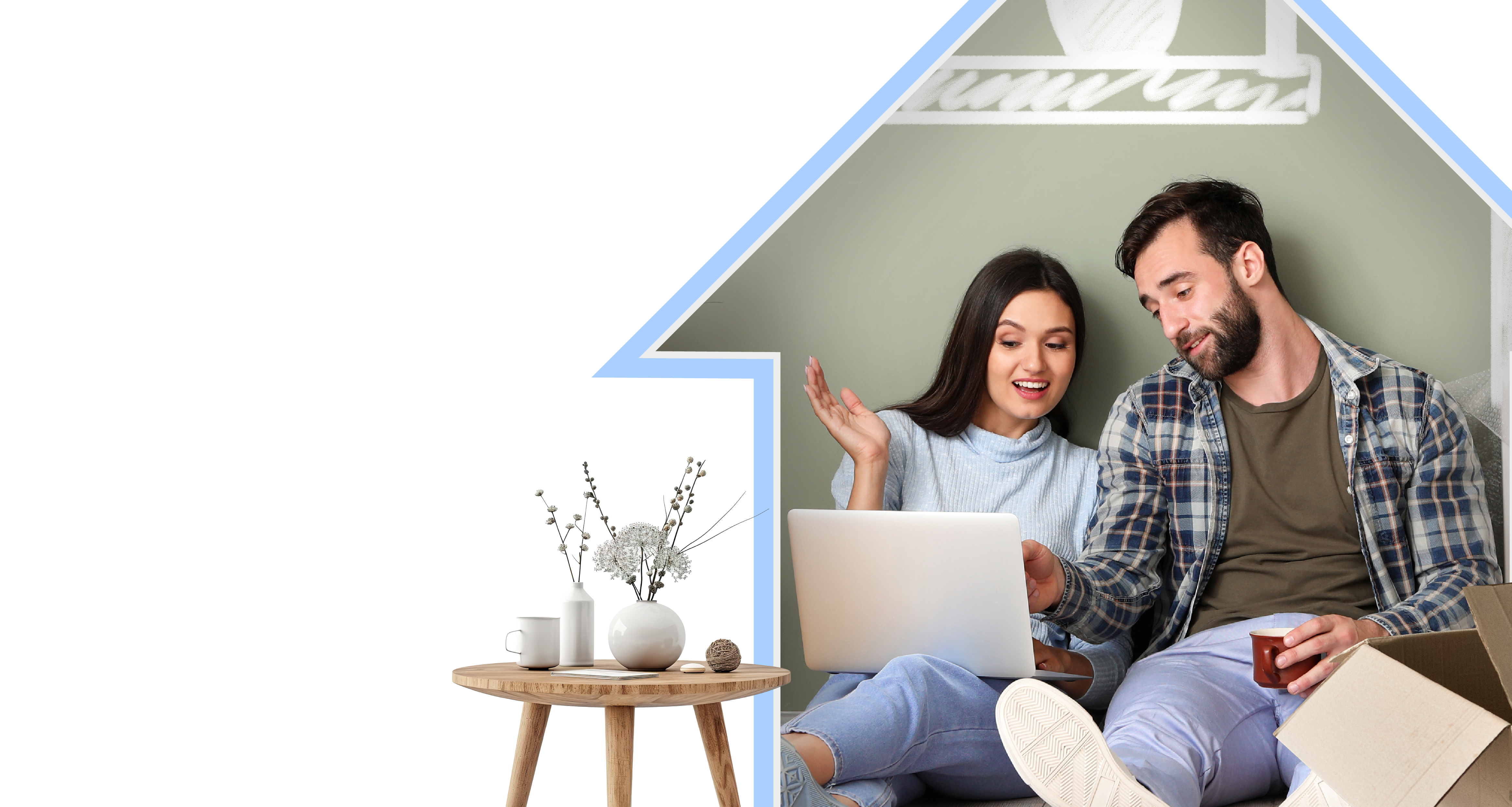 Pareja solicitando su crédito de vivienda en línea